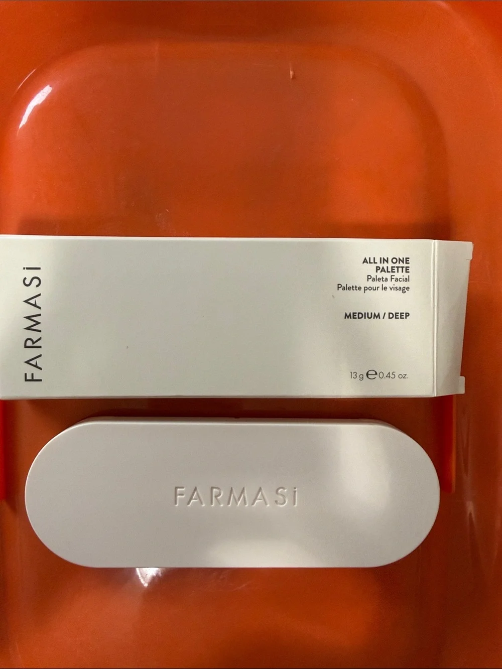 BNIB- Farmasi All-In-One Palette in shade: medium/deep